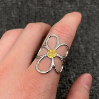 Mio Queena Hollow Flower 18K Gold Plated Stainless Steel Ring - Adjustable